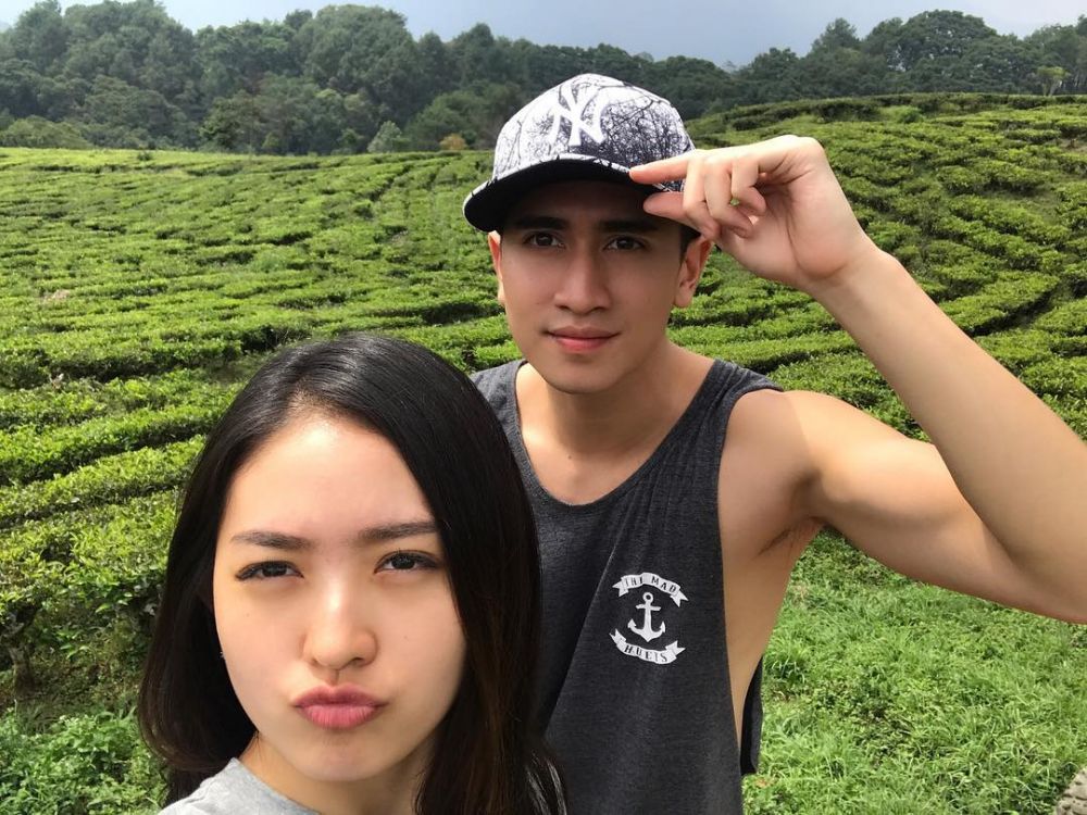 So sweet, 10 gaya wefie Natasha & Verrell ini couple goals banget