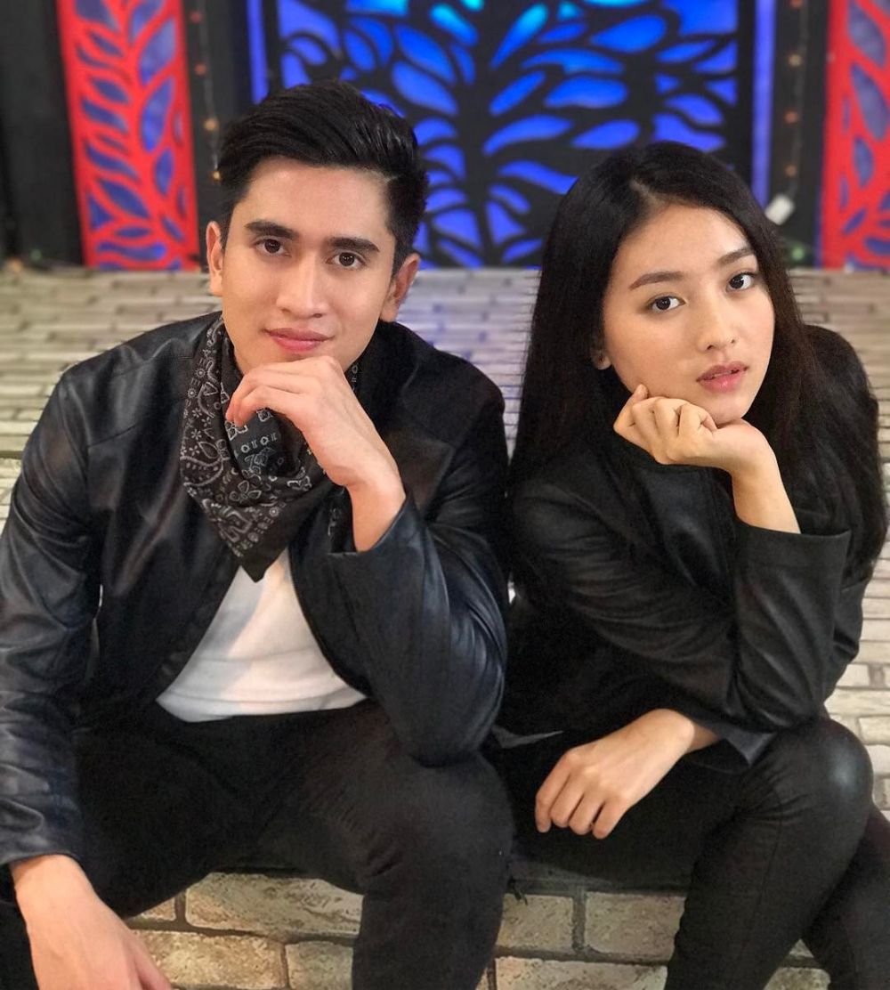 So sweet, 10 gaya wefie Natasha & Verrell ini couple goals banget