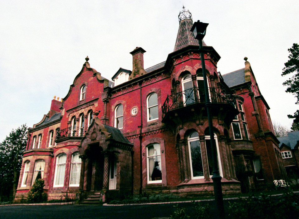 6 Rumah mewah David Beckham dari masa ke masa, ada yang Rp 423 miliar