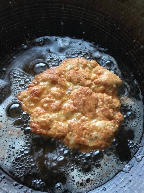 Bikin spicy chicken burger ala McDonalds yuk, ini resep gampangnya