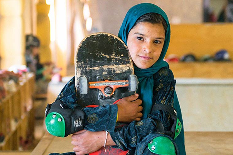 10 Potret skater cewek di Afghanistan, tetap ceria apapun kondisinya