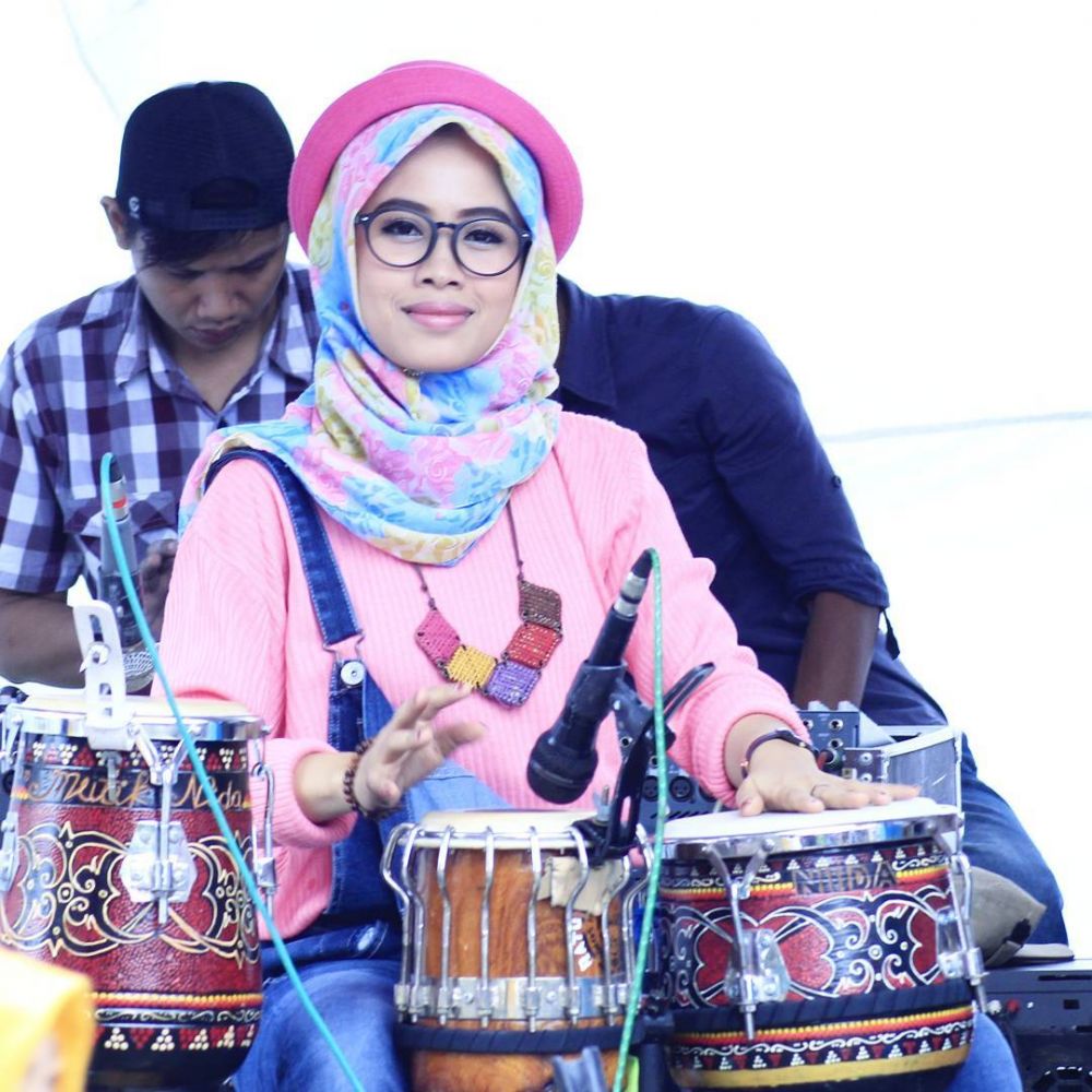 10 Potret Mutik Nida, ratu kendang cantik yang siap bikin kamu goyang