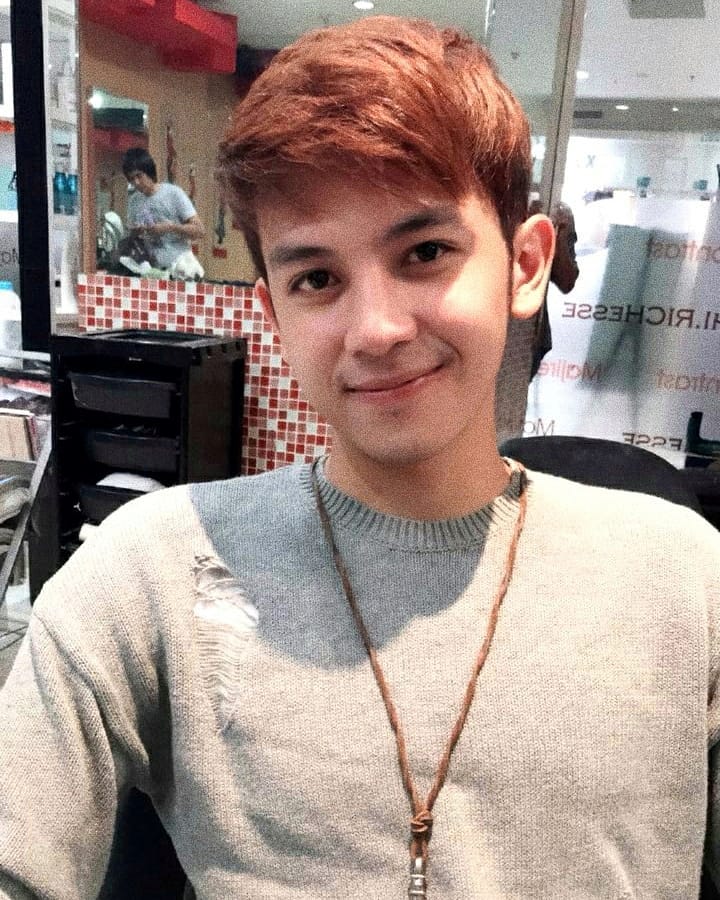 10 Bukti pesona Dede Satria udah kayak seleb Korea, manis banget!