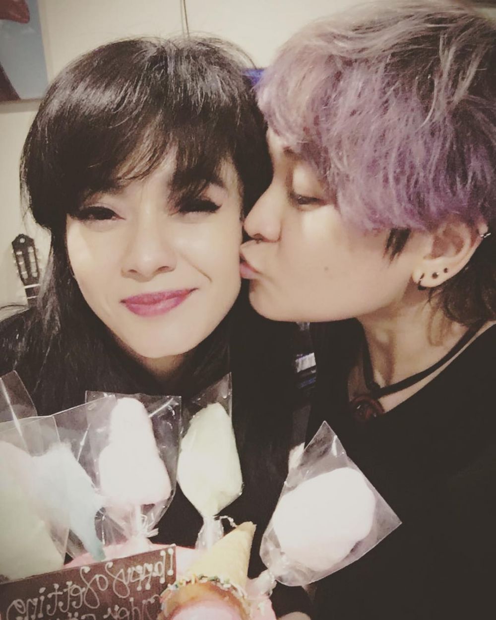 10 Kedekatan Citra dan Mytha The Virgin, partner yang klop banget