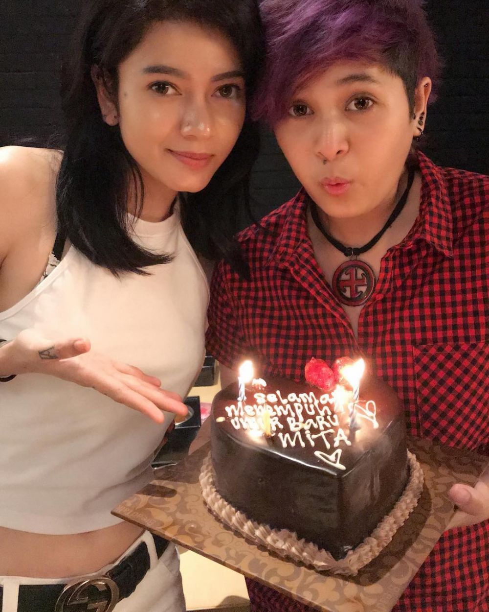 10 Kedekatan Citra dan Mytha The Virgin, partner yang klop banget
