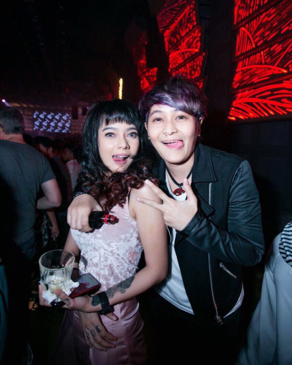 10 Kedekatan Citra dan Mytha The Virgin, partner yang klop banget