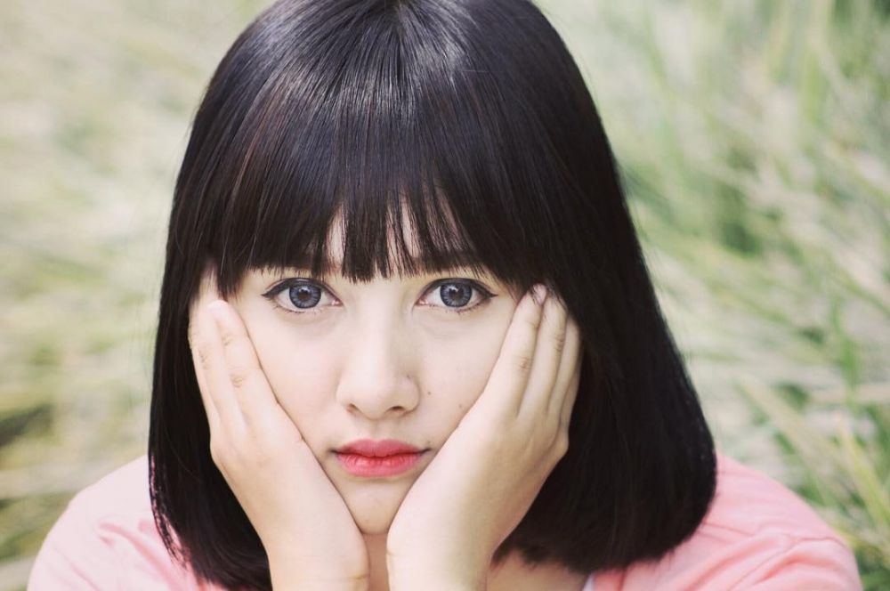 10 Gaya terbaru 'si kasir cantik' Siti Rohmah, cantik bak seleb Korea!