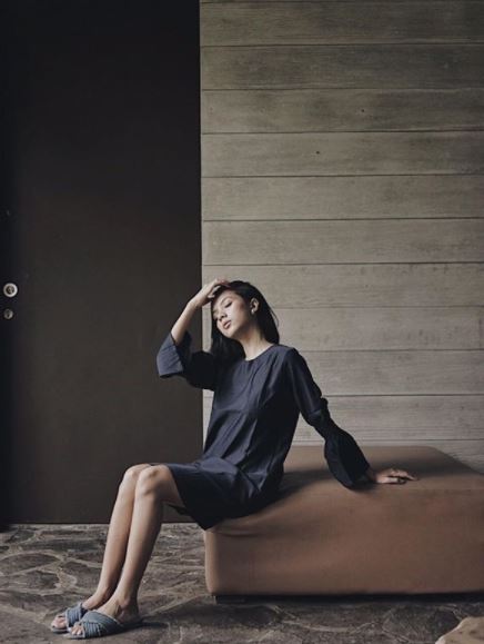 10 Gaya OOTD simpel ala Nazla Alifa, cocok buat cewek bertubuh skinny