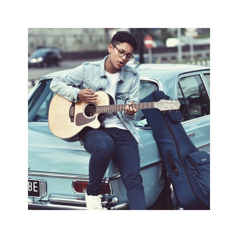 10 Gaya Adikara Fardy teman duet Melly Goeslaw di Eiffel I'm In Love 2