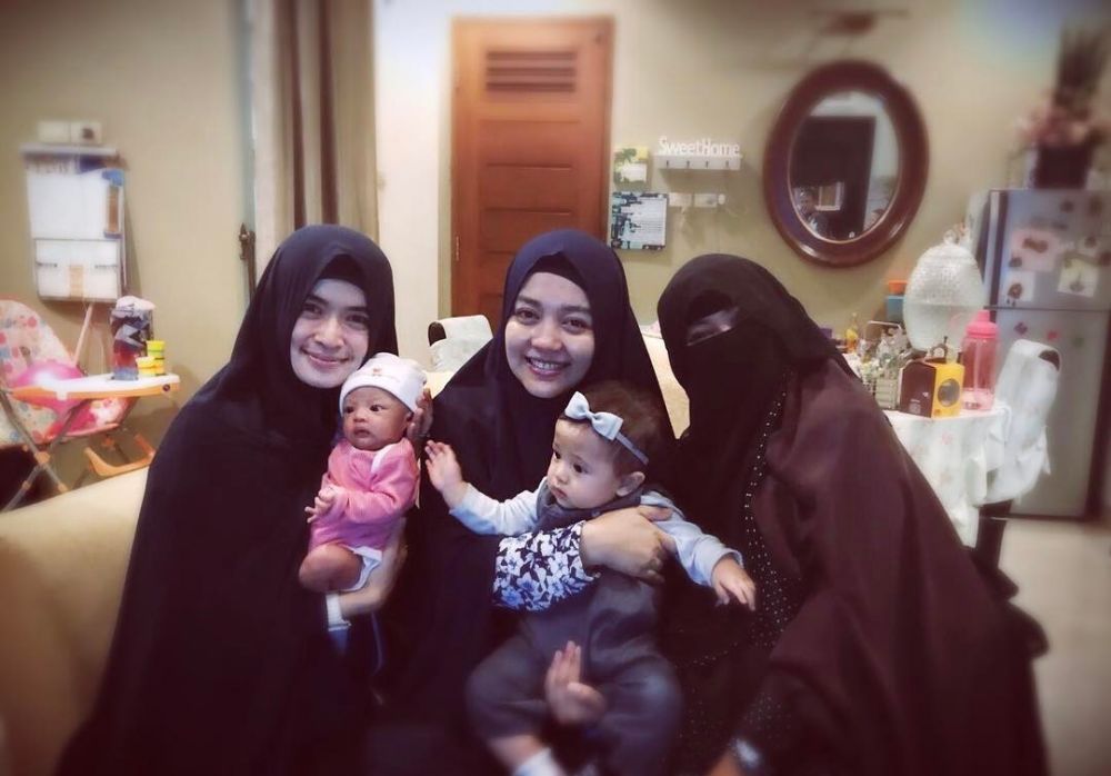 Makin tertutup, begini 7 potret penampilan Nuri Maulida dengan niqab