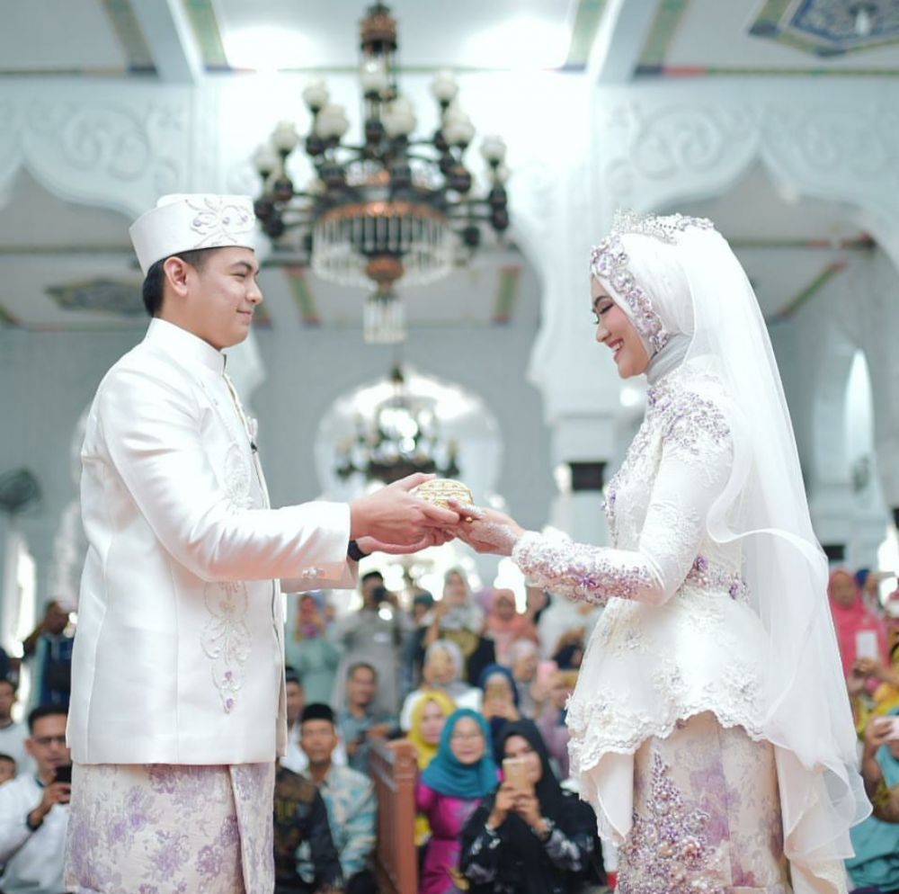 Resmi lepas status duda, ini 8 momen sakral pernikahan Tommy Kurniawan