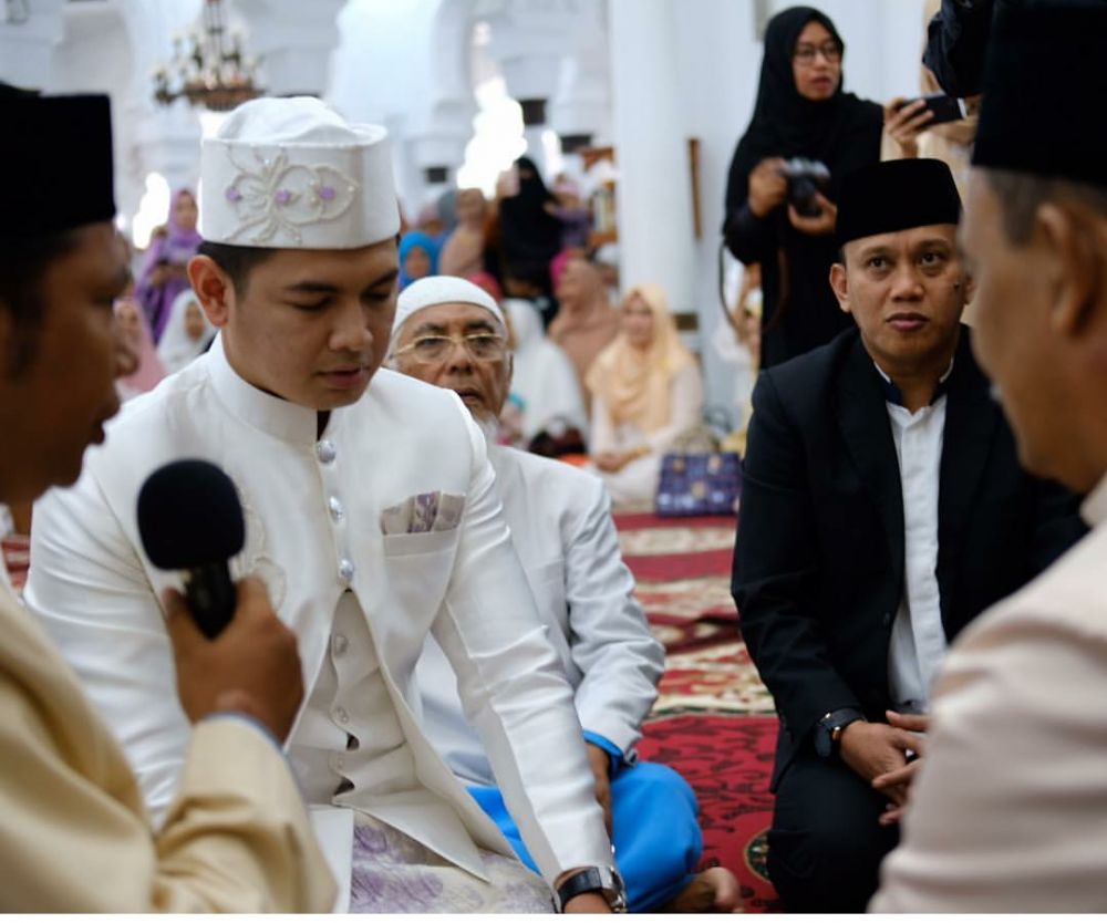 Resmi lepas status duda, ini 8 momen sakral pernikahan Tommy Kurniawan