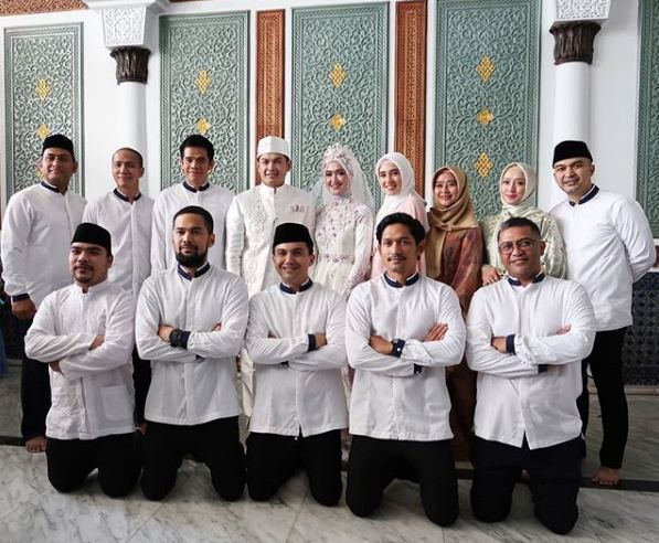 Dari seleb hingga politisi, ini gaya tamu pernikahan Tommy Kurniawan