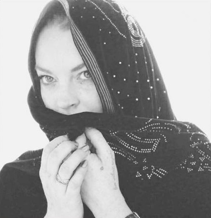 Curi perhatian lagi, begini 10 pesona Lindsay Lohan saat pakai hijab
