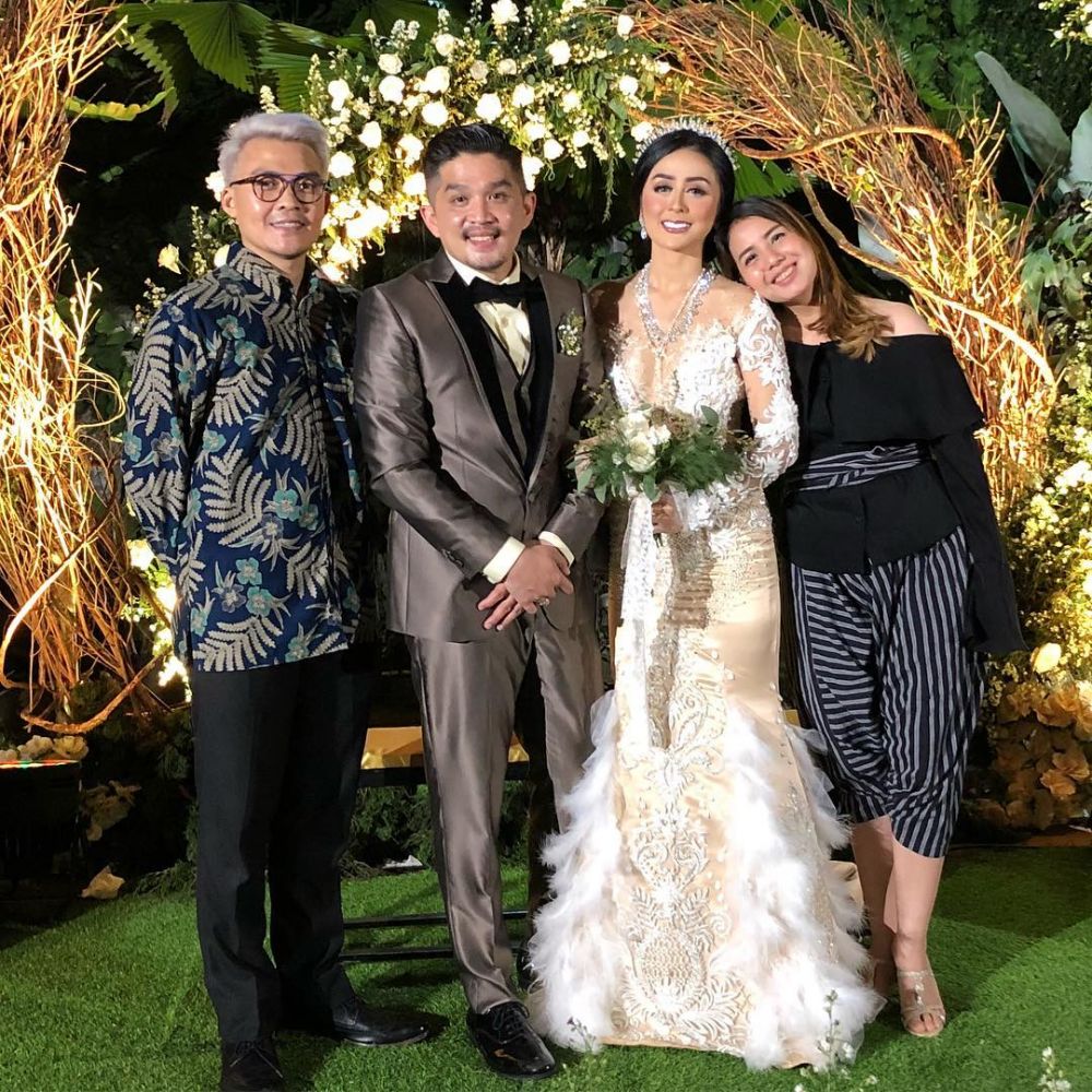 10 Momen meriah nikahan Selvi Kitty-Rangga Ilham, temanya garden party