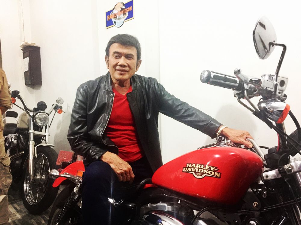 7 Pedangdut ini dikabarkan dapat saweran fantastis, ada motor gede