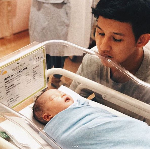 10 Potret baby Nord Kiano Julian, anak Rinni Wulandari yang imut abis