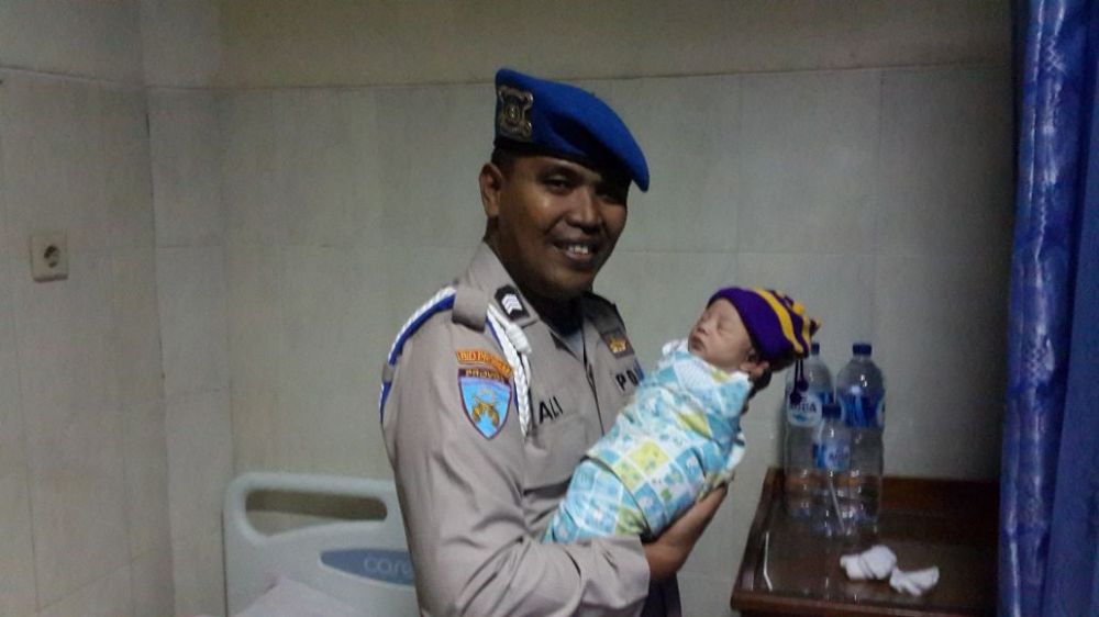 Jejak sosial polisi santun di balik kelahiran bayi Tito Karnavian