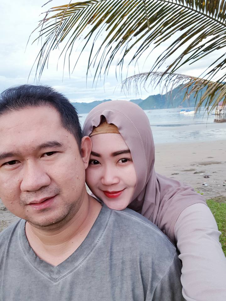 10 Gaya cetar Bu Dendy, istri sah yang hujani duit ke pelakor