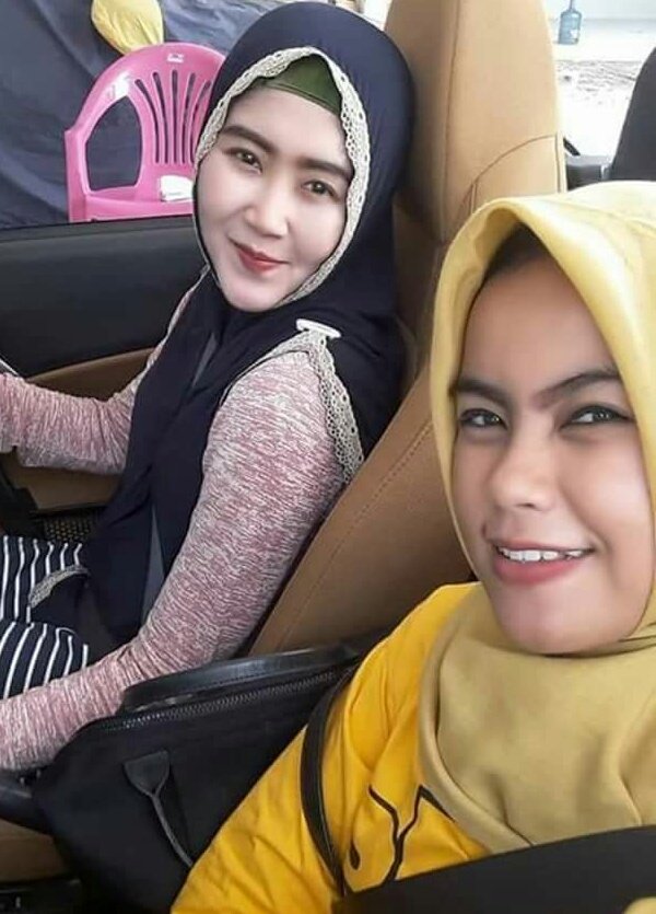 10 Gaya cetar Bu Dendy, istri sah yang hujani duit ke pelakor