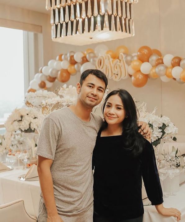 Pernah ditolak cintanya, perjuangan 5 seleb ini berbuah manis