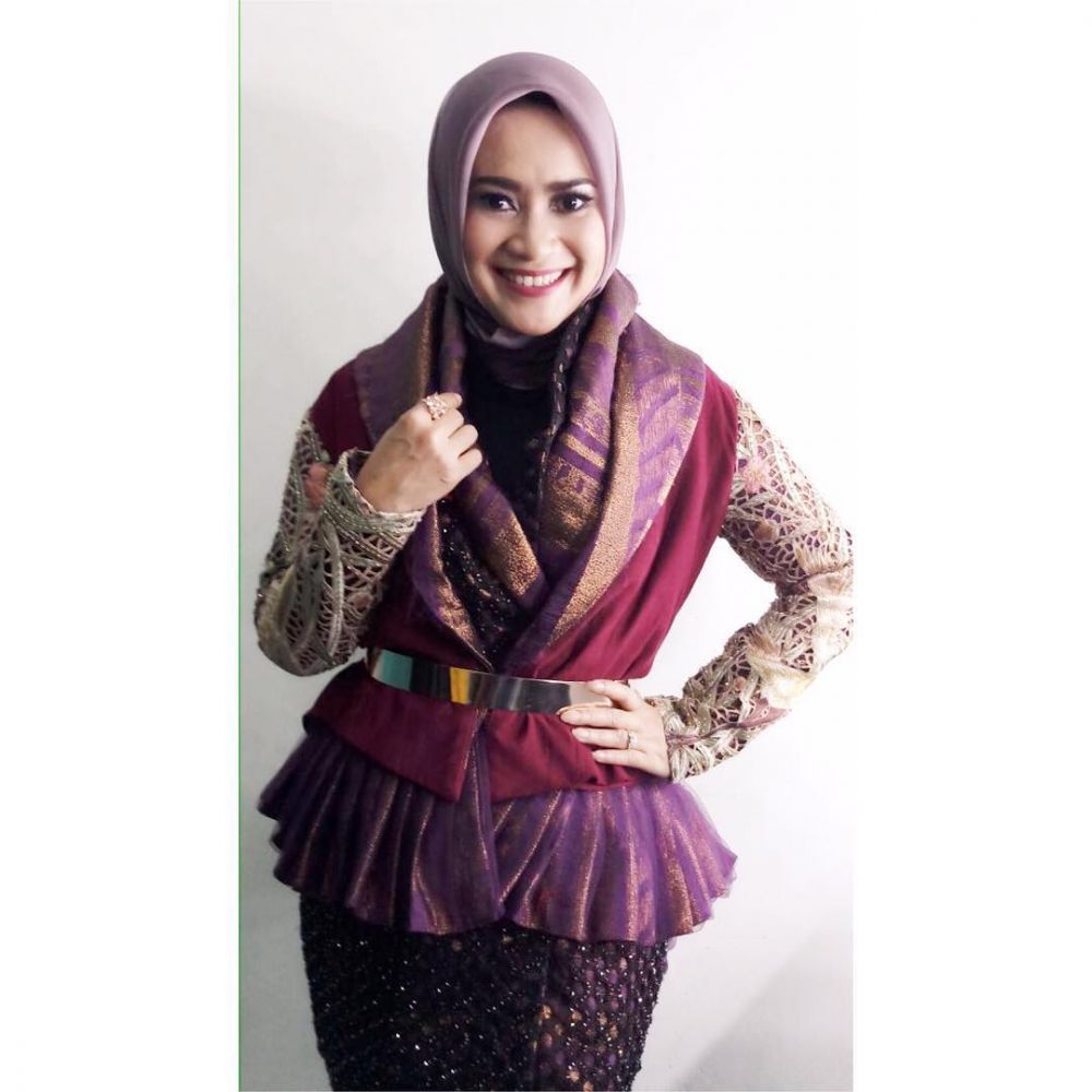 Jarang nongol di TV, begini 10 potret Ikke Nurjanah yang kini berhijab
