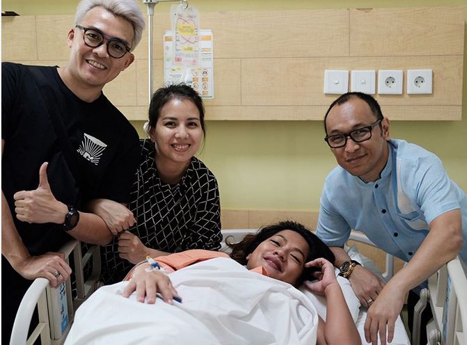 7 Momen bahagia persalinan Jenny Cortez, potret bayinya bikin gemes