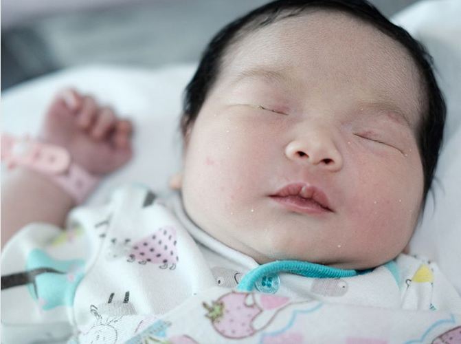 7 Momen bahagia persalinan Jenny Cortez, potret bayinya bikin gemes