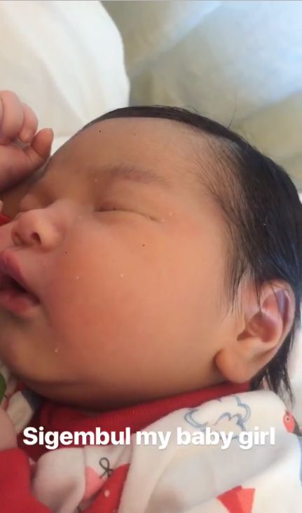 7 Momen bahagia persalinan Jenny Cortez, potret bayinya bikin gemes