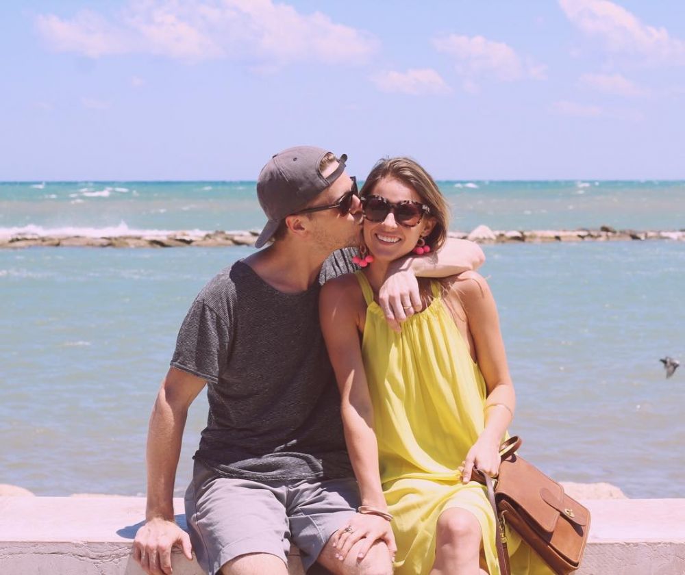 10 Potret Johnny Stimson, penyanyi yang viral berkat pernikahan Raisa