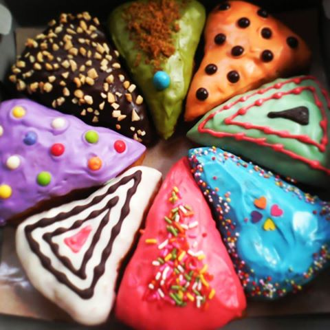 5 Bentuk donat kekinian yang super lucu, dari bentuk love hingga sushi