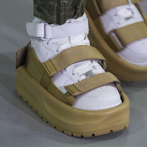 Unik, brand fashion asal China ini bikin sandal untuk sneakers