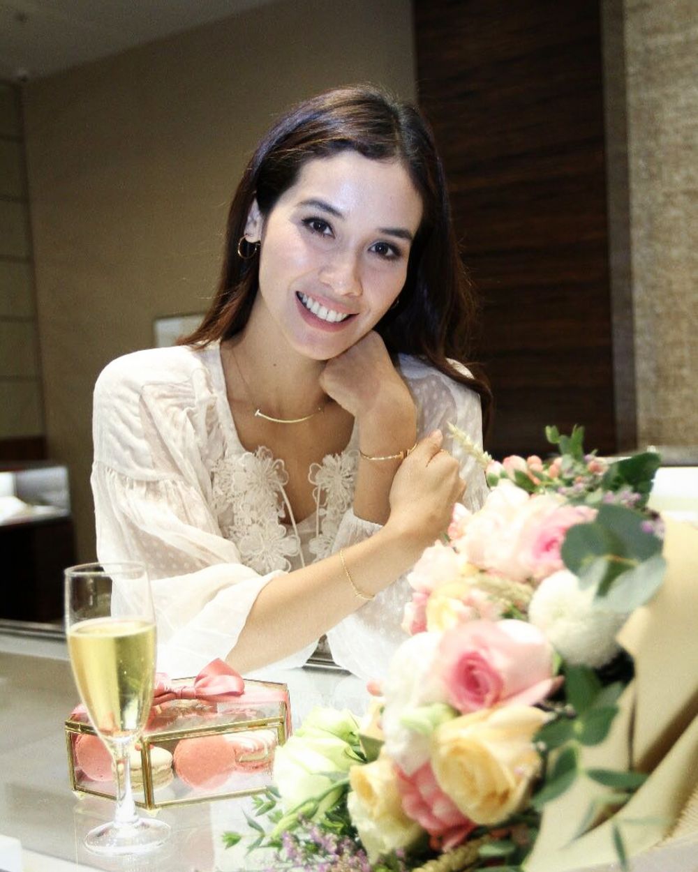 Demi totalitas peran, 9 seleb ini belajar bahasa daerah asli Indonesia