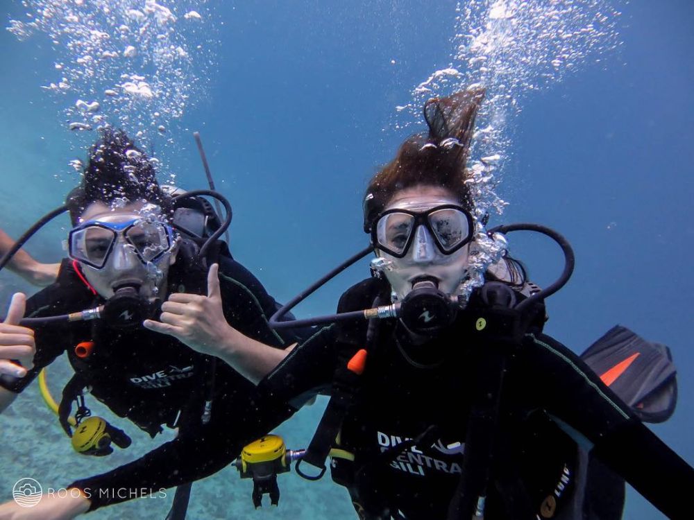 Seru & romantis, ini 10 potret bulan madu Rifky Balweel & Biby Alraen