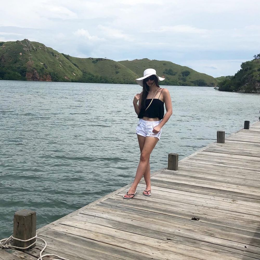 8 Gaya keluarga Bakrie saat liburan bareng, seksi dan glamor