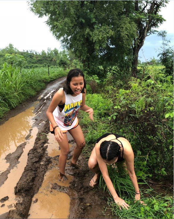 Usia hampir kepala lima, 10 foto ini bukti Becky Tumewu makin enerjik