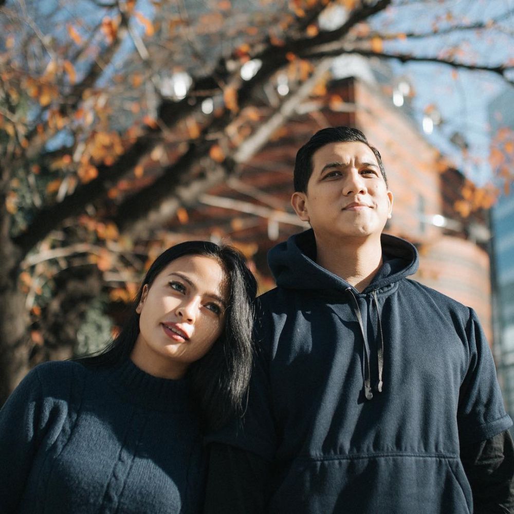 Jauh dari gosip, ini 10 potret harmonis Tantri Kotak & Ardan Naff