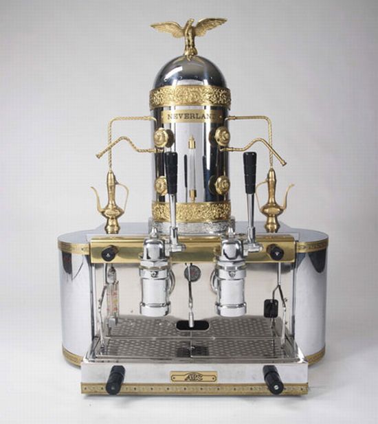 10 Benda aneh koleksi Michael Jackson, ada boneka hantu