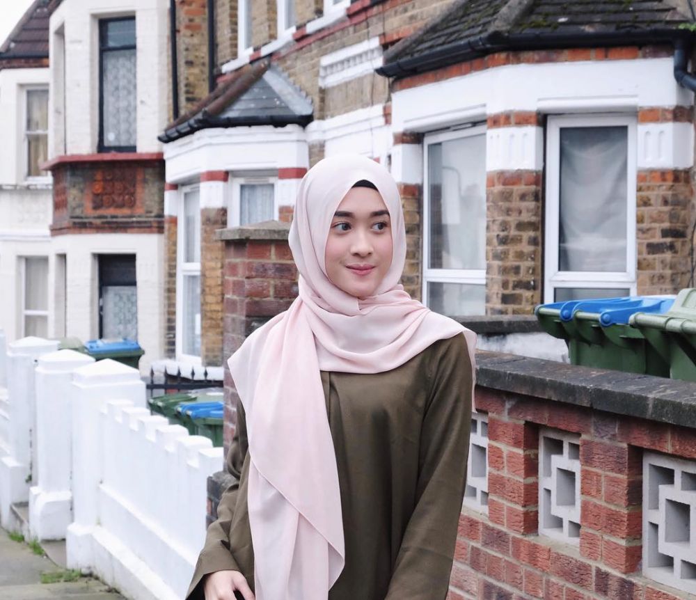 10 Pesona Raudha Kasmir, finalis berhijab di ajang Miss Indonesia 2018