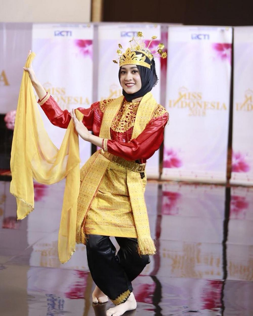 10 Pesona Raudha Kasmir, finalis berhijab di ajang Miss Indonesia 2018