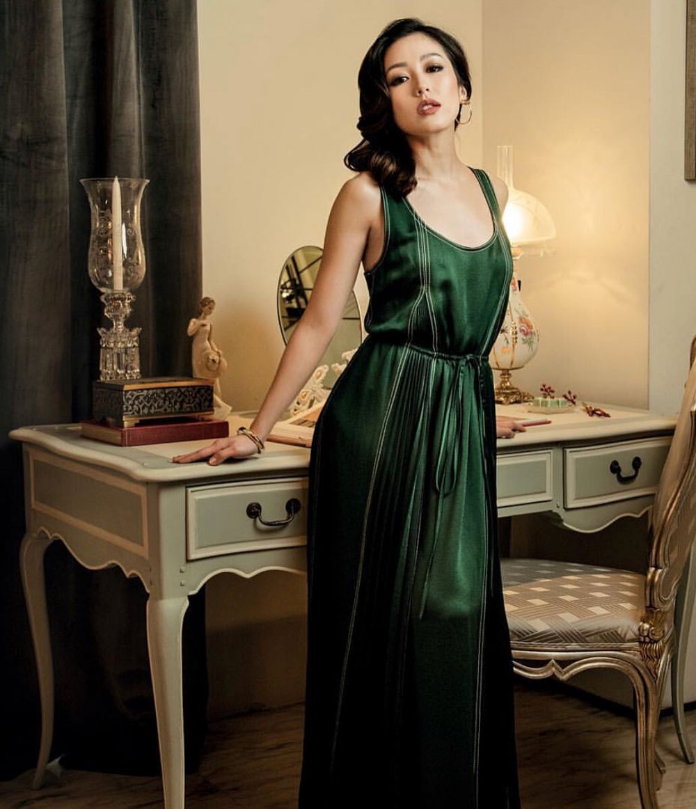 10 Pesona cantik dan glamor Ling Ling, menantu baru di keluarga Bakrie