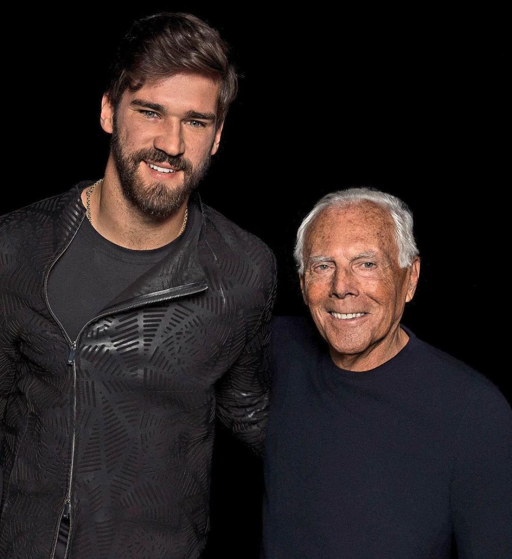 7 Potret Alisson Becker, kiper AS Roma yang disebut mirip Messi