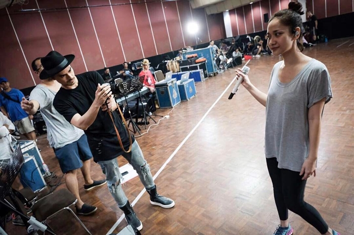 Biasa glamor, begini 10 penampilan Bunga Citra Lestari tanpa makeup