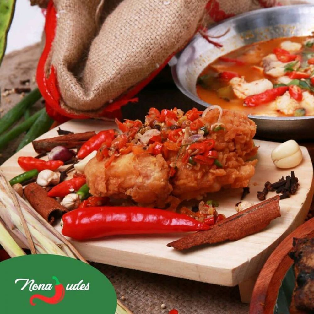 5 Tempat makan ayam pedas ini ternyata milik seleb Tanah Air lho