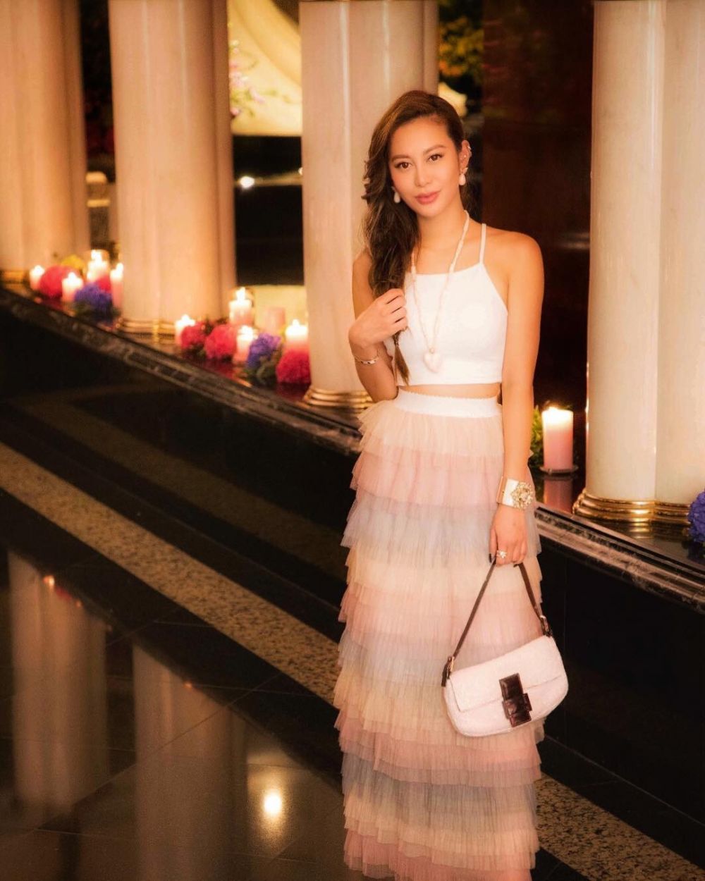 10 Gaya glamor Eleanor Lam, putri konglomerat & sosialita Hong Kong