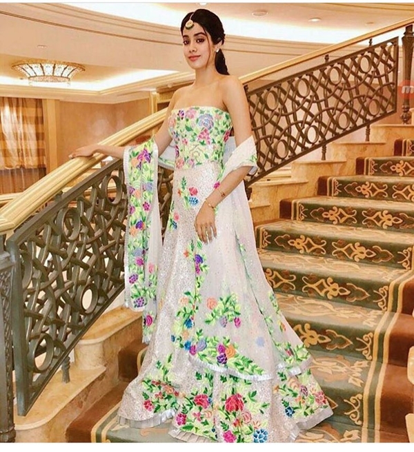 10 Pesona Janhvi, putri sulung Sridevi aktris legendaris Bollywood