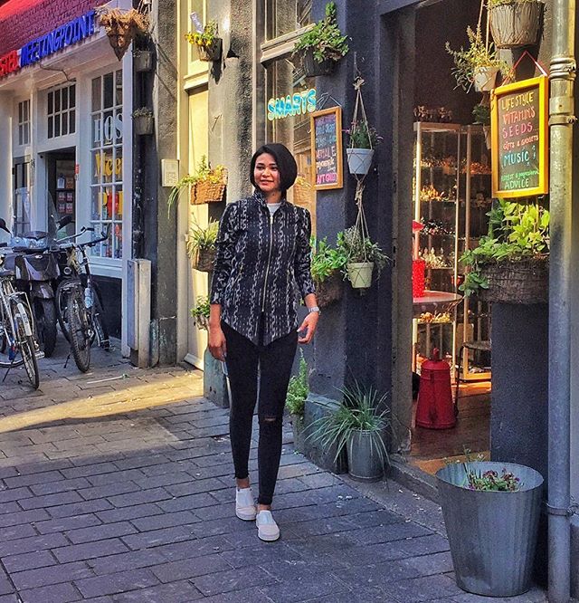 Jarang terekspos, ini 10 foto cantiknya adik Krisdayanti & Yuni Shara