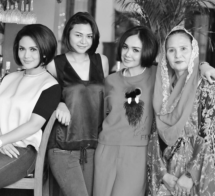 Jarang terekspos, ini 10 foto cantiknya adik Krisdayanti & Yuni Shara