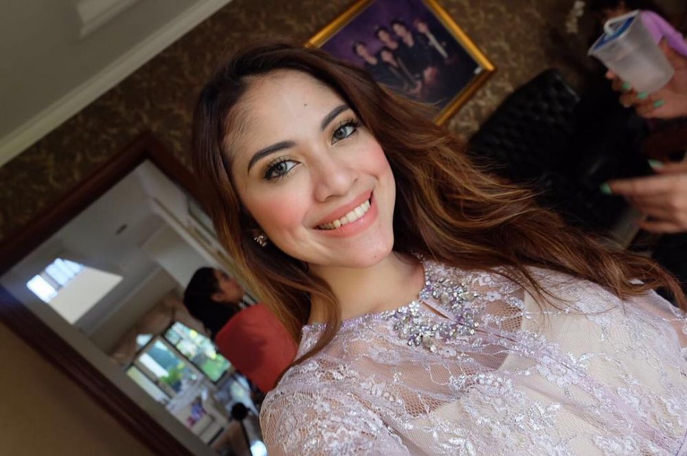10 Pesona Cynthia Riza, istri Giring Ganesha yang cantiknya kebangetan