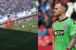 Viral, kiper ini sedang sibuk ambil minum saat gawangnya dibobol lawan